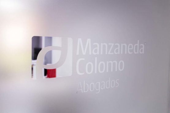 Puerta de acceso Manzaneda Colomo Abogados
