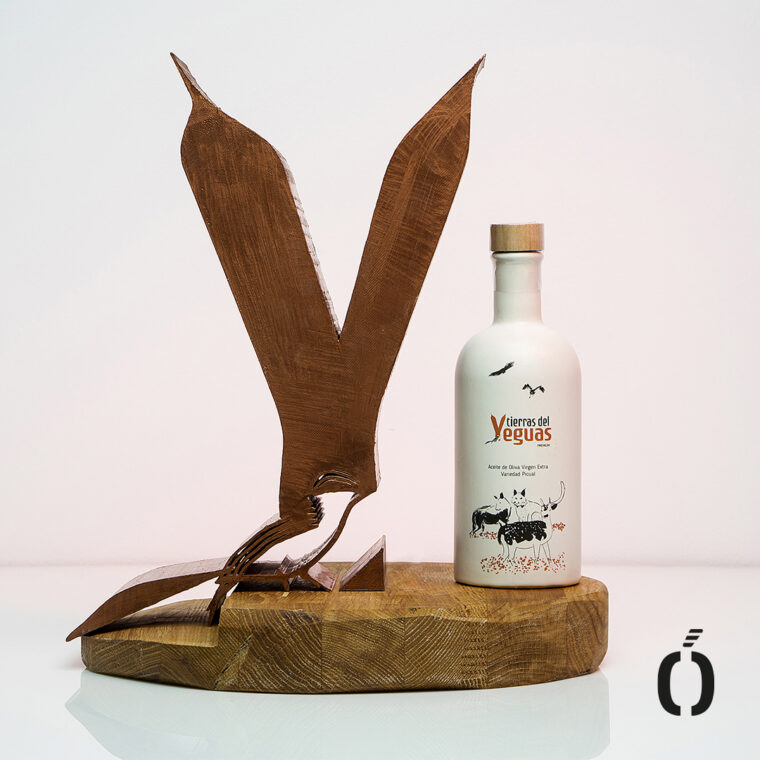 Escultura Isotipo Tierras del Yeguas Cobre