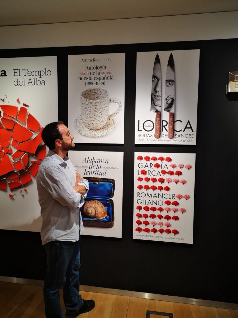 Madrid 08 Exposición Manuel Estrada "Leer libros, diseñar portadas" 2024